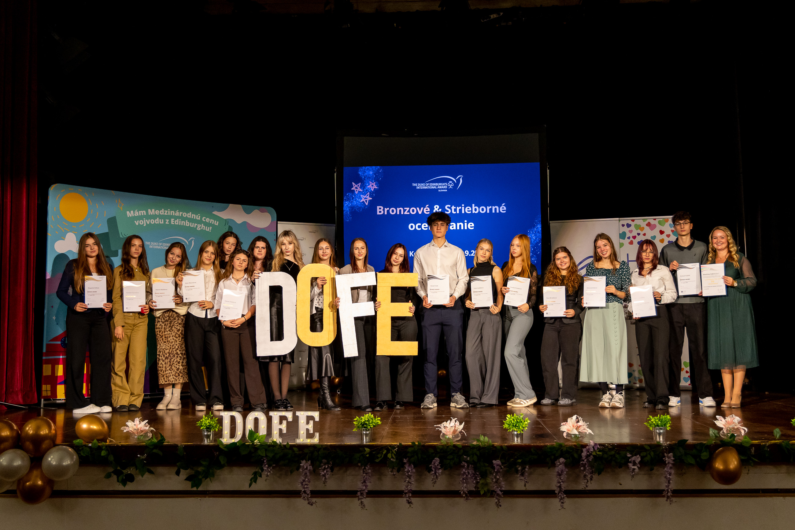 Tisíce hodín osobného rozvoja, stovky príbehov: DofE ocenilo mladých z Košického kraja